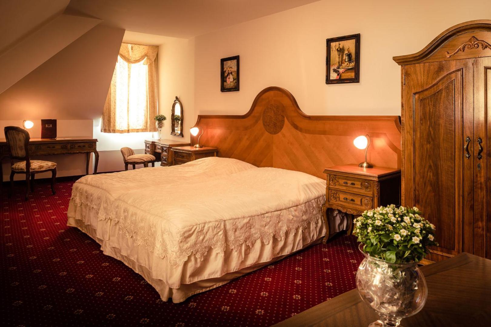 Hotel Stekl Глубока-над-Влтавой Экстерьер фото