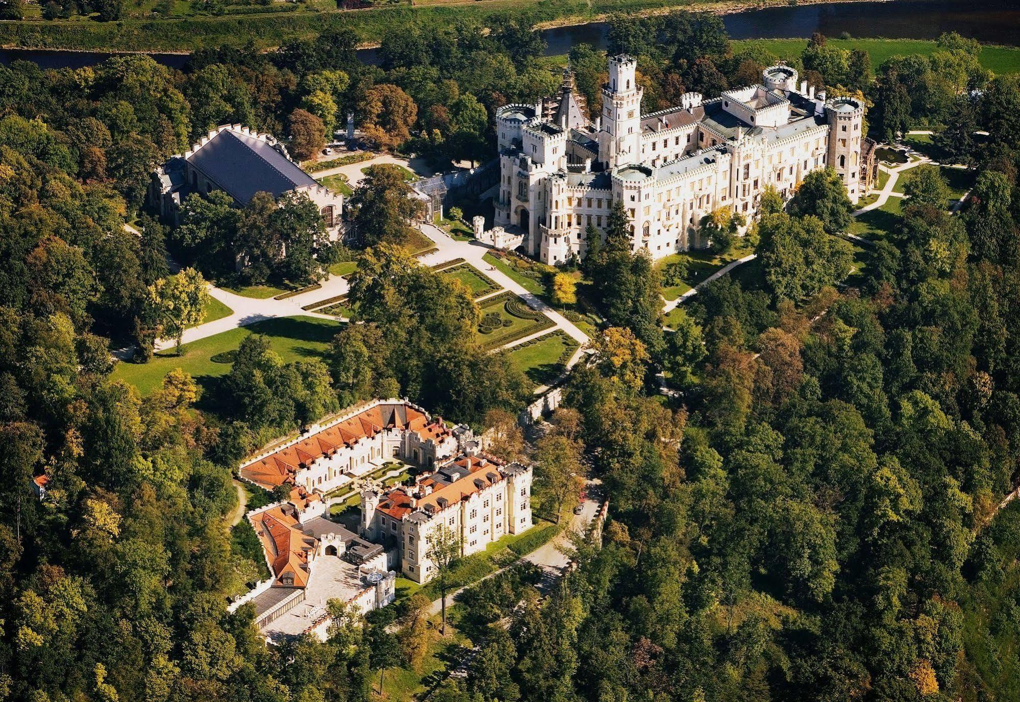 Hotel Stekl Глубока-над-Влтавой Экстерьер фото