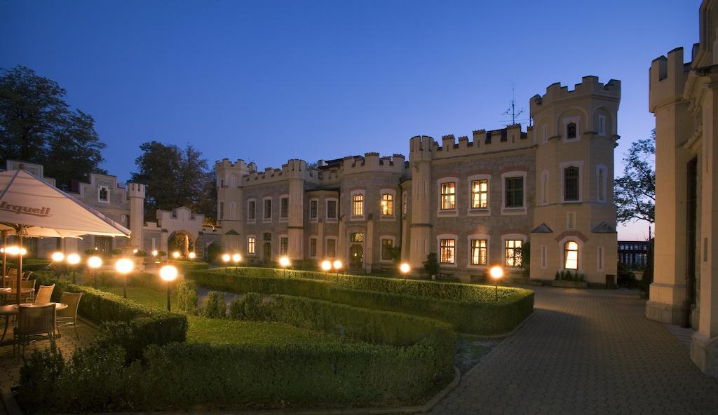 Hotel Stekl Глубока-над-Влтавой Экстерьер фото