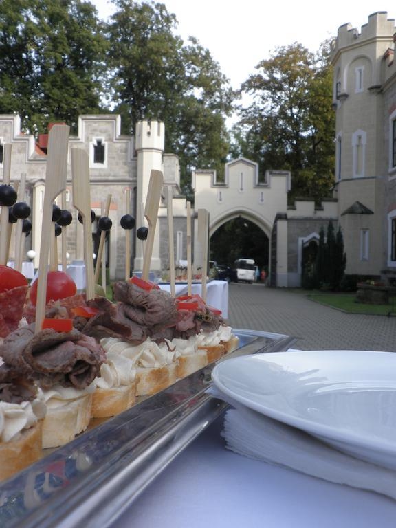 Hotel Stekl Глубока-над-Влтавой Экстерьер фото