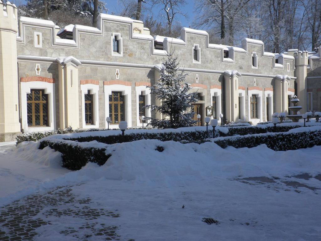 Hotel Stekl Глубока-над-Влтавой Экстерьер фото