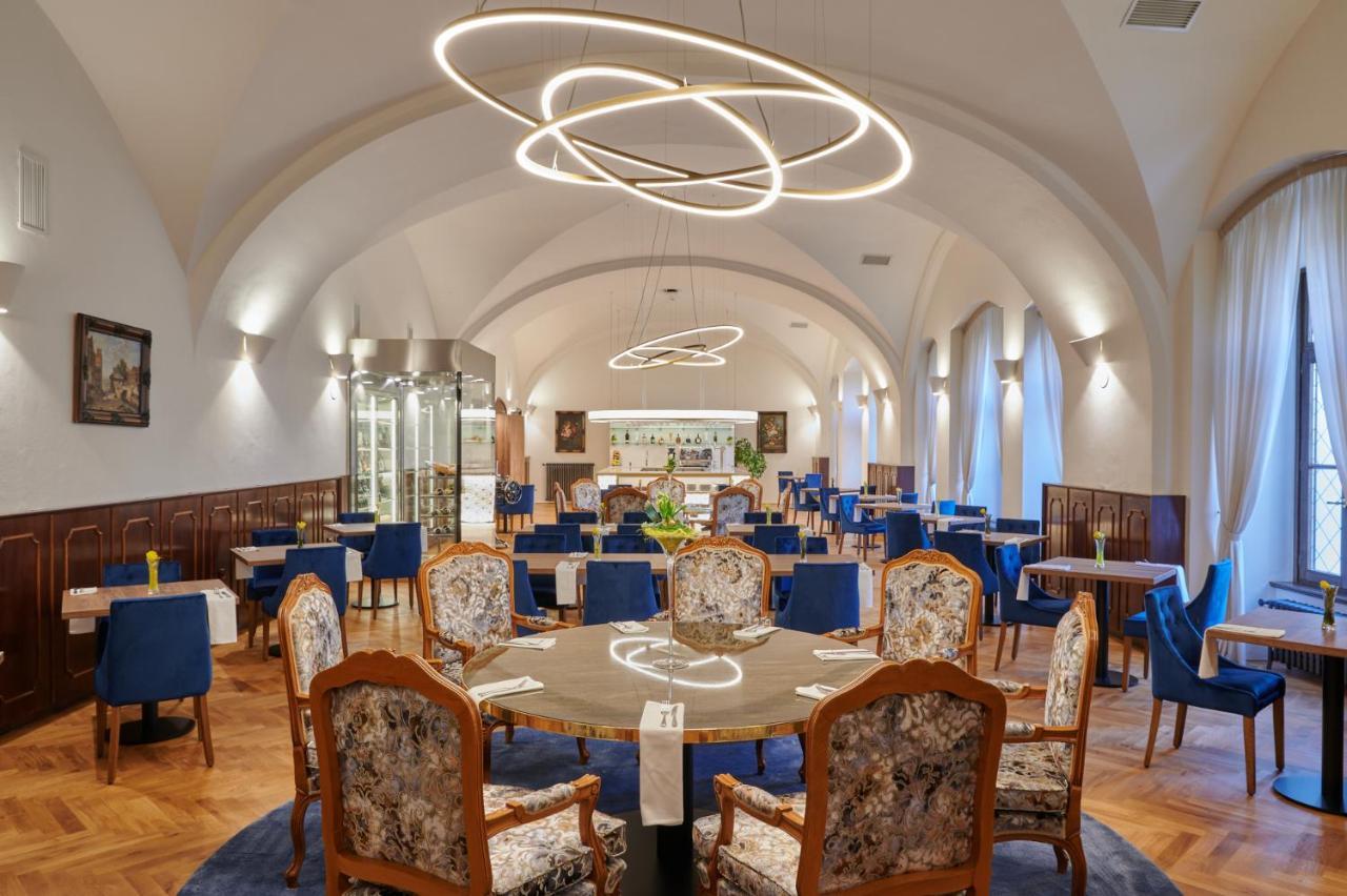 Hotel Stekl Глубока-над-Влтавой Экстерьер фото
