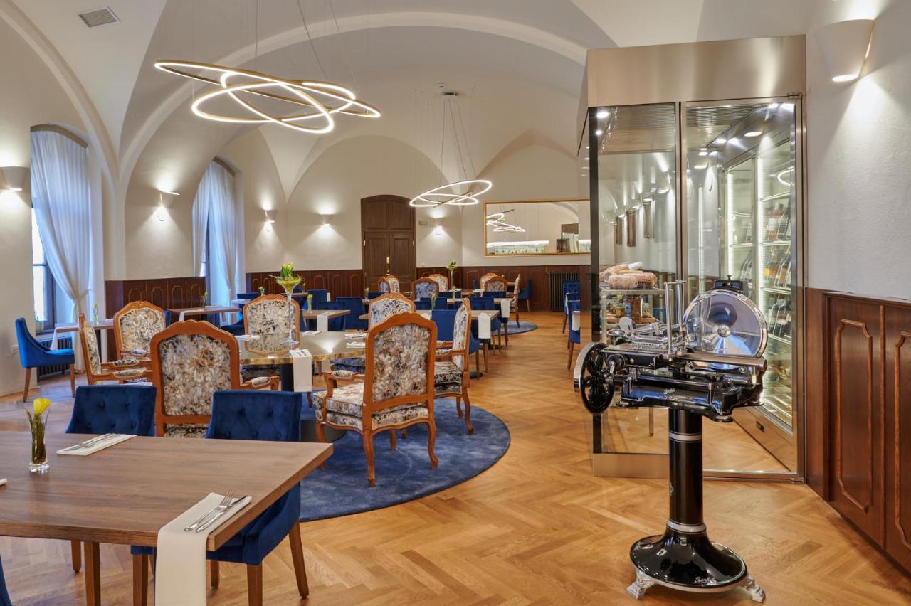 Hotel Stekl Глубока-над-Влтавой Экстерьер фото